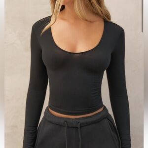 JOAH BROWN Scoop Neck Long Sleeve Top